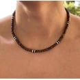 thumbnail image 2 of Collar para hombre con perlas de coco naturales, perlas Heishi en concha natural blanca y cuentas de madera negras, collar de surfista, xiang Chong Ya Ying--A1-Modelo c A1, 2 of 4