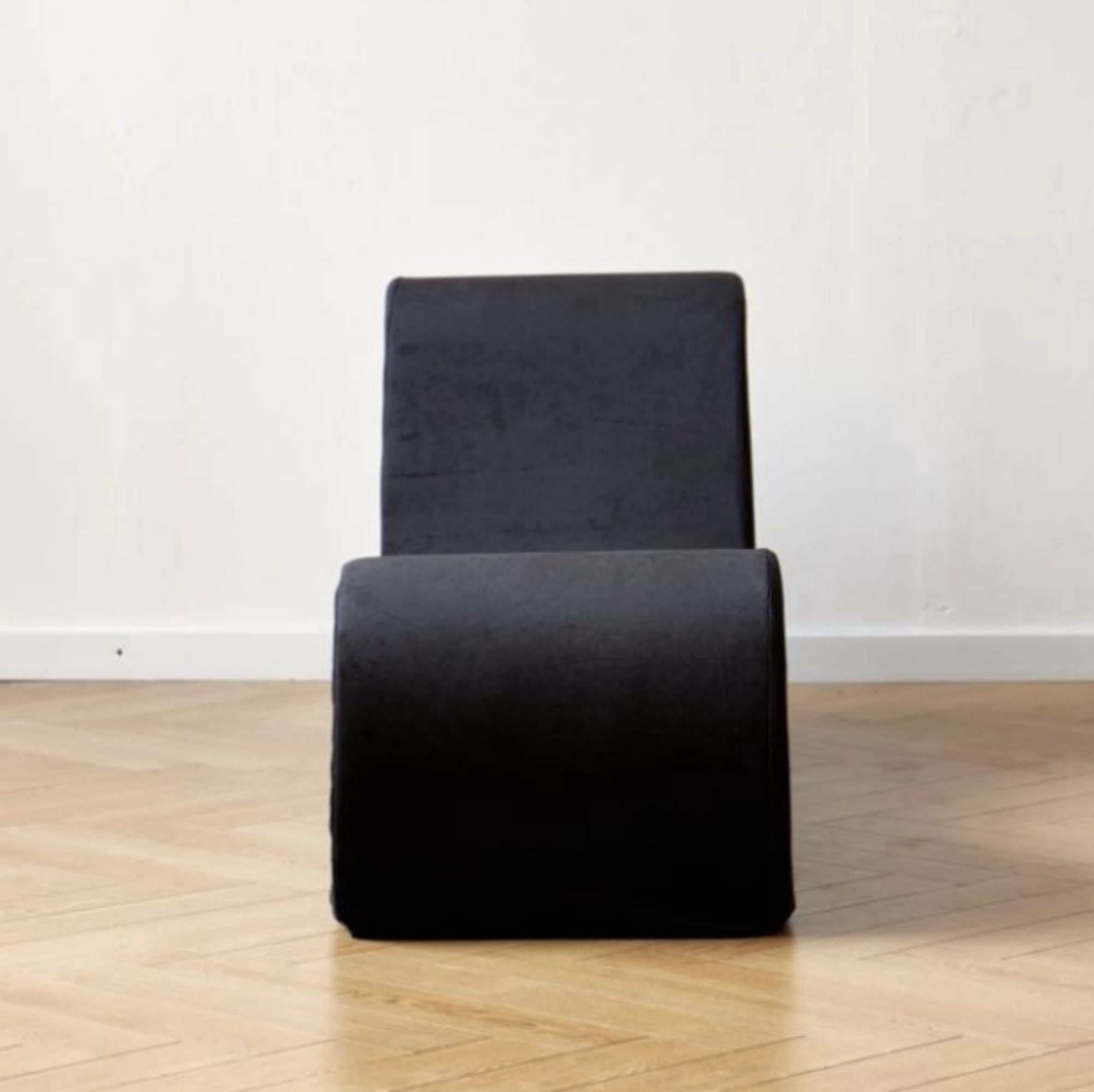 BSHTI 62.5" Polyurethane Yoga Chaise Lounge Chair with Washable Cover, Lazy Seating for Small Spaces(Black)
