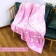 thumbnail image 2 of Manta de felpa luminosa para niños con diseño de luna rosa, ideal para siestas y noches frescas, incluye caja de regalo colorida, tamaño 1x1.5 metros., 2 of 6
