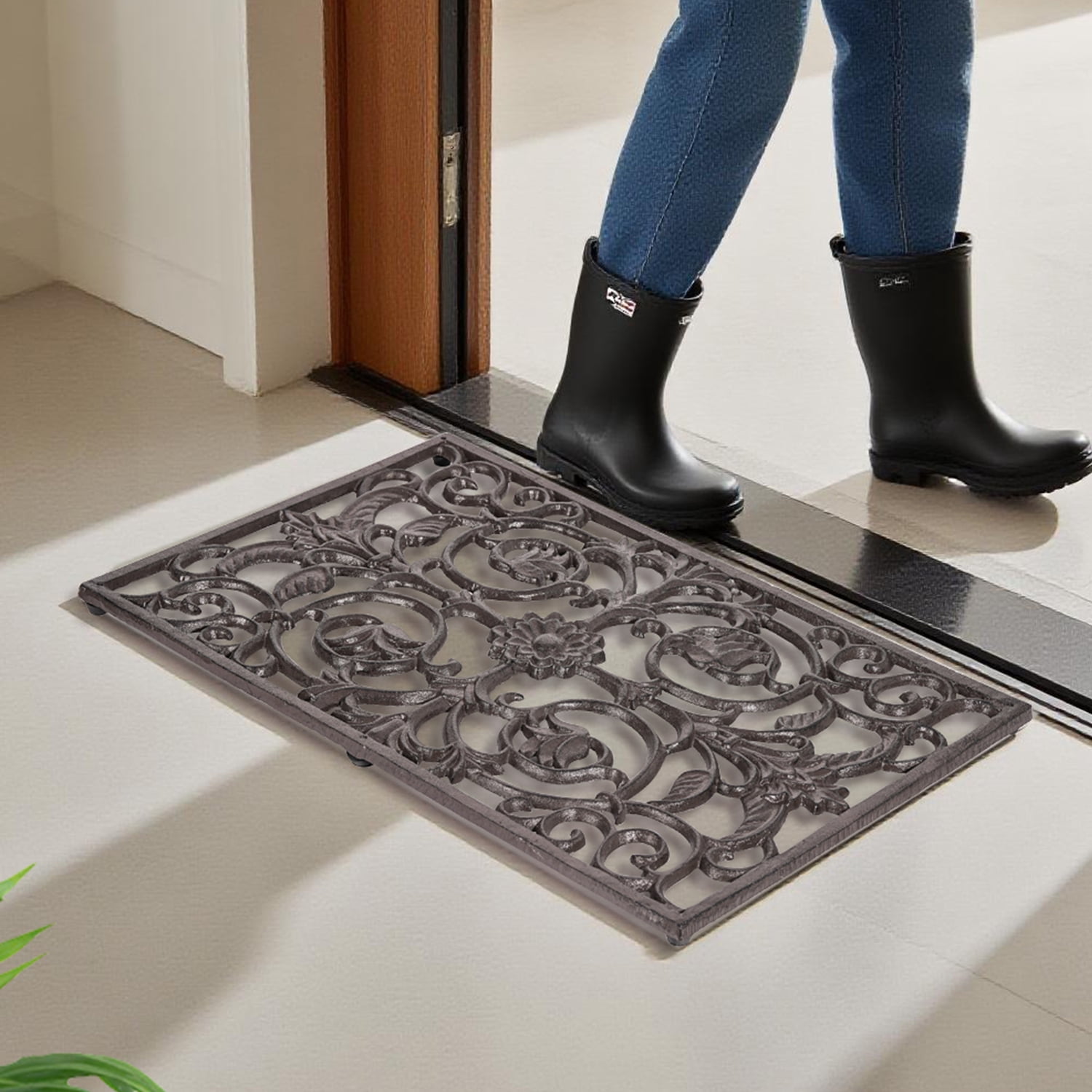 Sungmor Decorative Cast Iron Doormat, Heavy Duty Outdoor Entry Mat with Vintage Scroll Design, Weatherproof Non-Slip Metal Welcome Mat for Front Porch, Patio, Garden Entrance, Rustic Black Finish