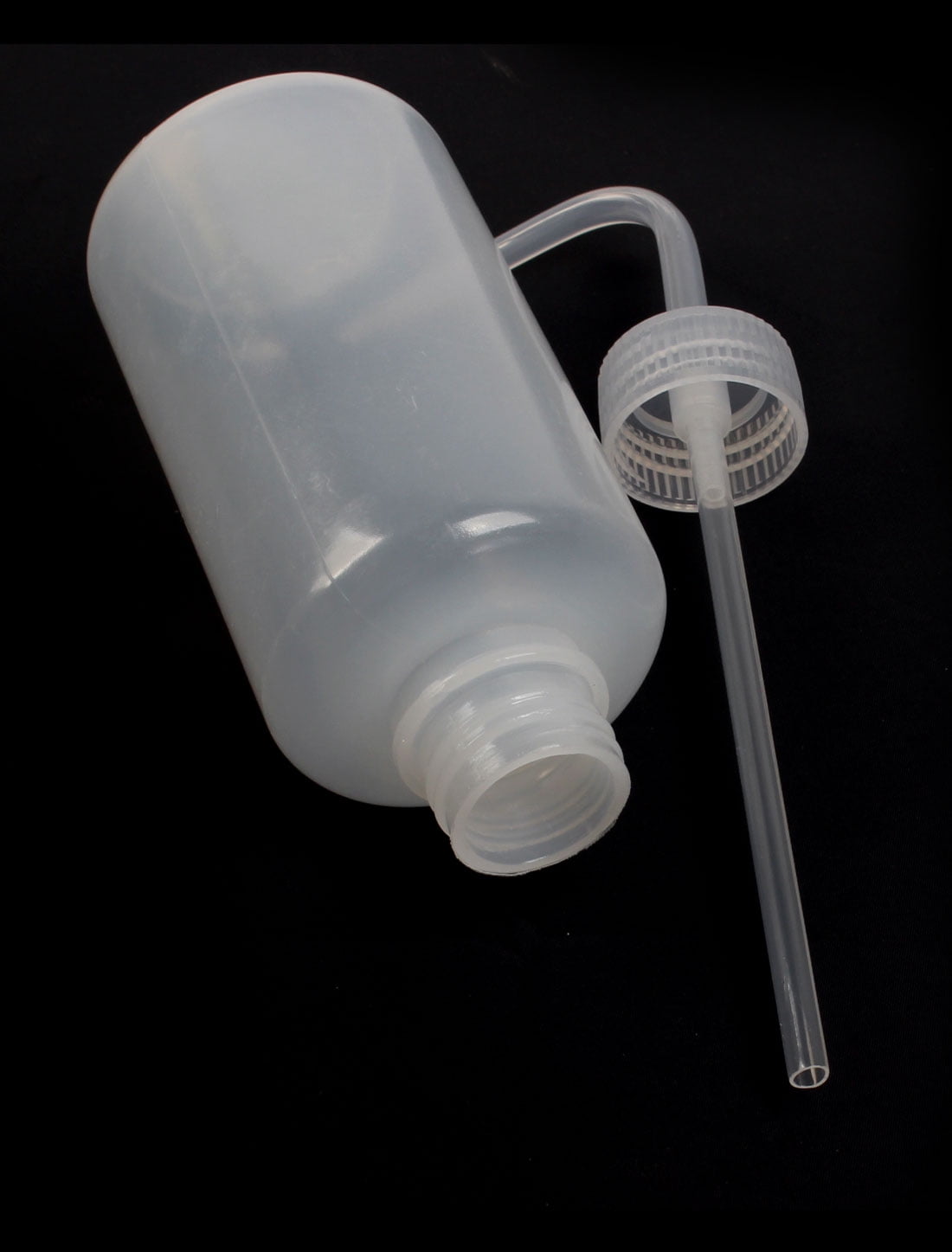 Bent Tip Plastic Cylindrical Wash Spray Squeeze Bottle Holder 250mL