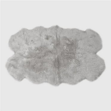 THE MOOD CHARLIE  SHEEPSKIN QUARTO PELT RUG, DOVE GRAY