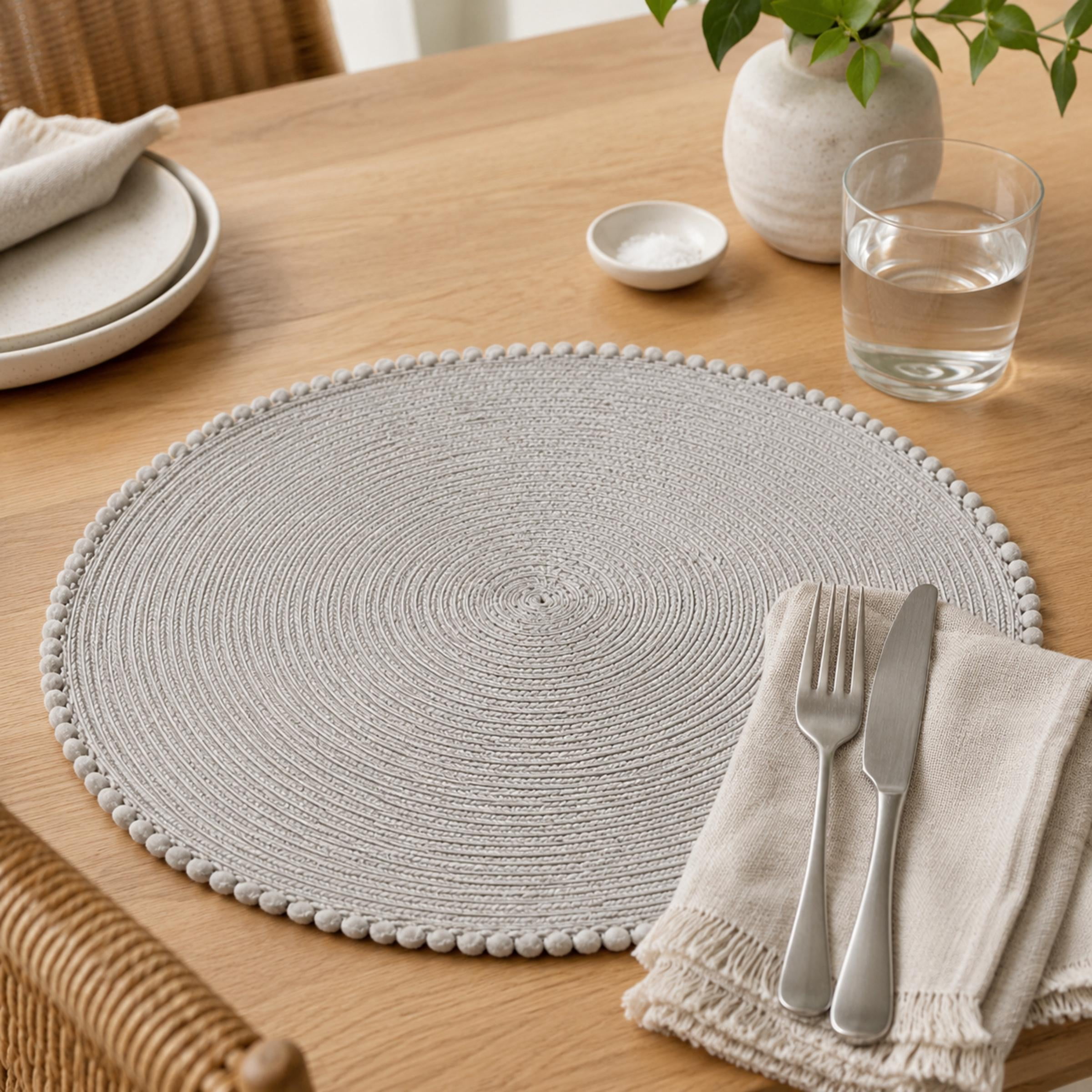 Dainty Home Set of 6 Placemats | Elegant and Durable | 15x15 in Round Woven Non-Slip Washable Place Mats | Tear-Resistant Heat | Resistant Placemats