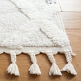 thumbnail image 3 of SAFAVIEH Moroccan Tassel Daisy Geometric Shag Area Rug, Beige/Grey, 5'3" x 7'6", 3 of 8