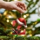 thumbnail image 3 of Adornos de árbol de Navidad de acrílico, 26 letras personalizadas DIY decoraciones de Navidad, adorno colgante para árboles de Navidad, 3 of 6