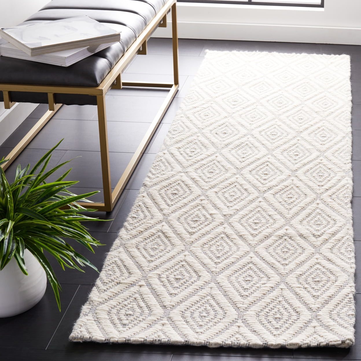 SAFAVIEH Marbella Winston Diamond Area Rug, Light Blue/Ivory, 6' x 6' Square