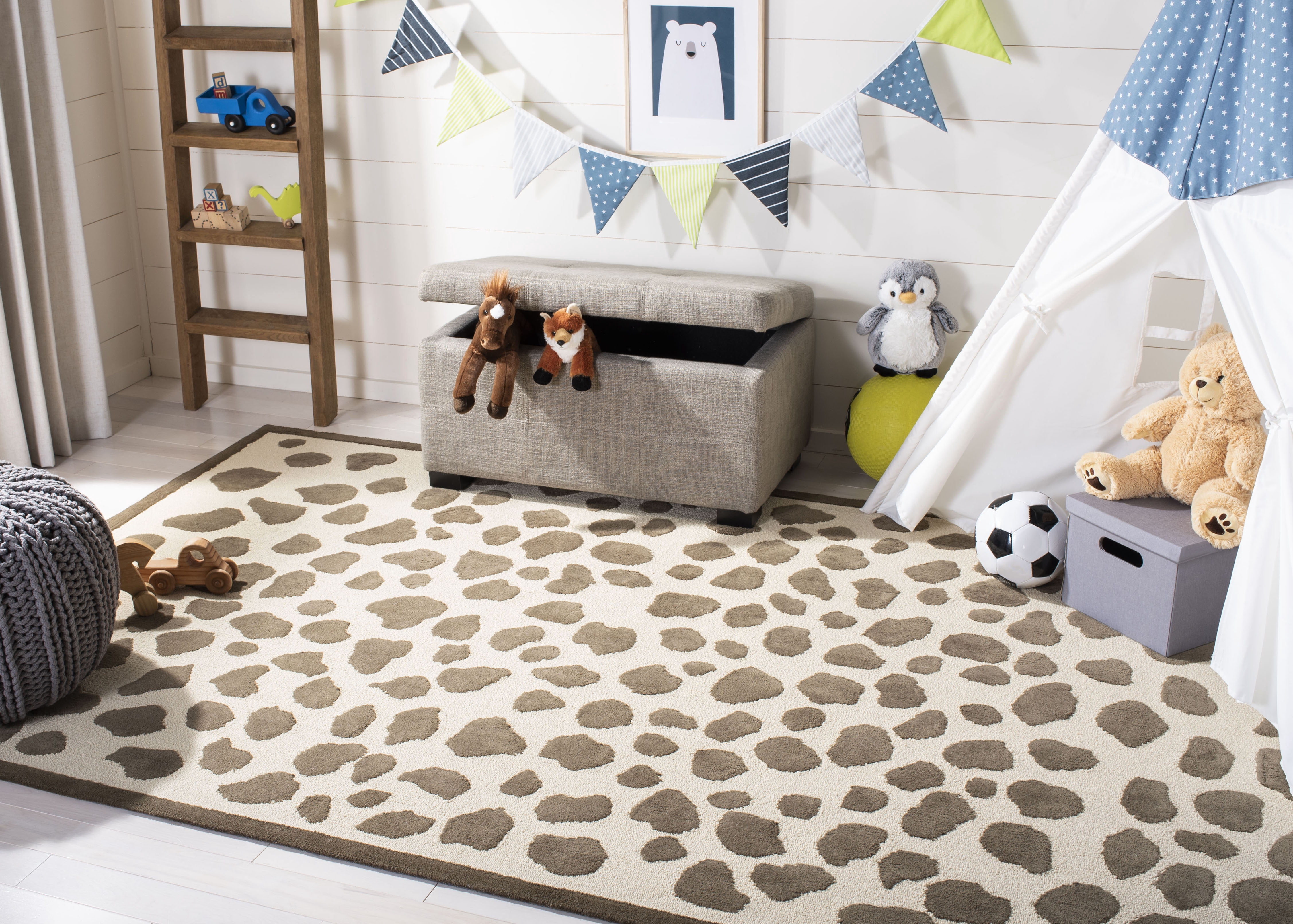SAFAVIEH Kids Animal Lepoard Print Area Rug, Ivory/Grey, 5' x 8'