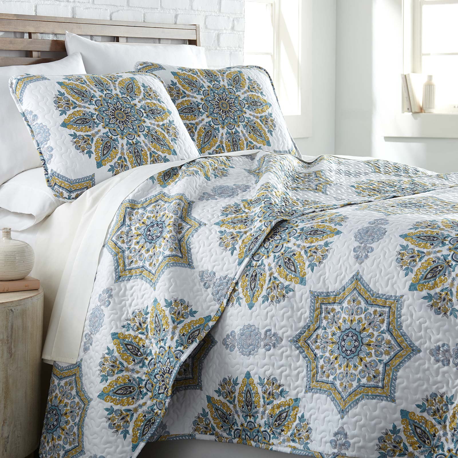 Infinity Printed Quilt Set by SouthShore Fine Linens