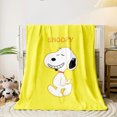 thumbnail image 4 of Manta con estampado de dibujos animados lindo Snoopy de MINISO. Franela cálida y cómoda, dormitorio, sofá, cama, silla, regalo, picnics, viajes, campamento, mantas., 4 of 5
