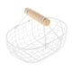 thumbnail image 1 of Cesta de frutas de malla metálica con diseño decorativo y asa de madera para escritorio. Blanco, 1 of 9