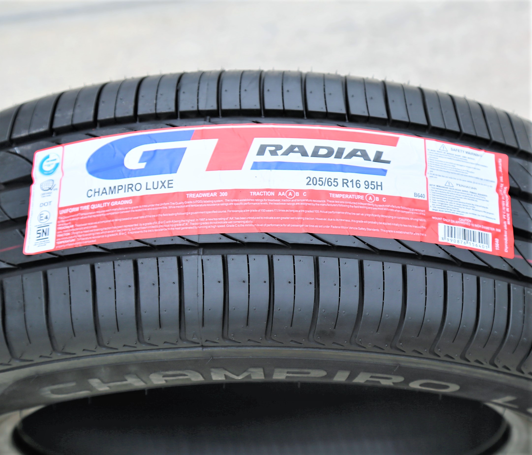 GT Radial Champiro Luxe Tires Set of 4, 205/65R16 95H, Fits 