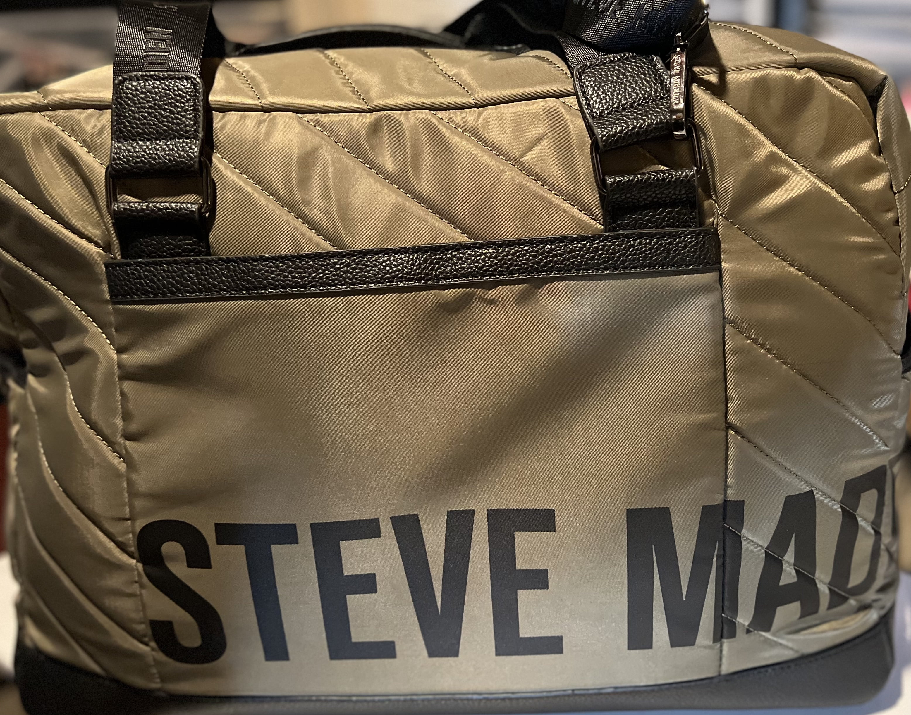 Steve Madden BAMOS Duffel Bag (OLIVE)