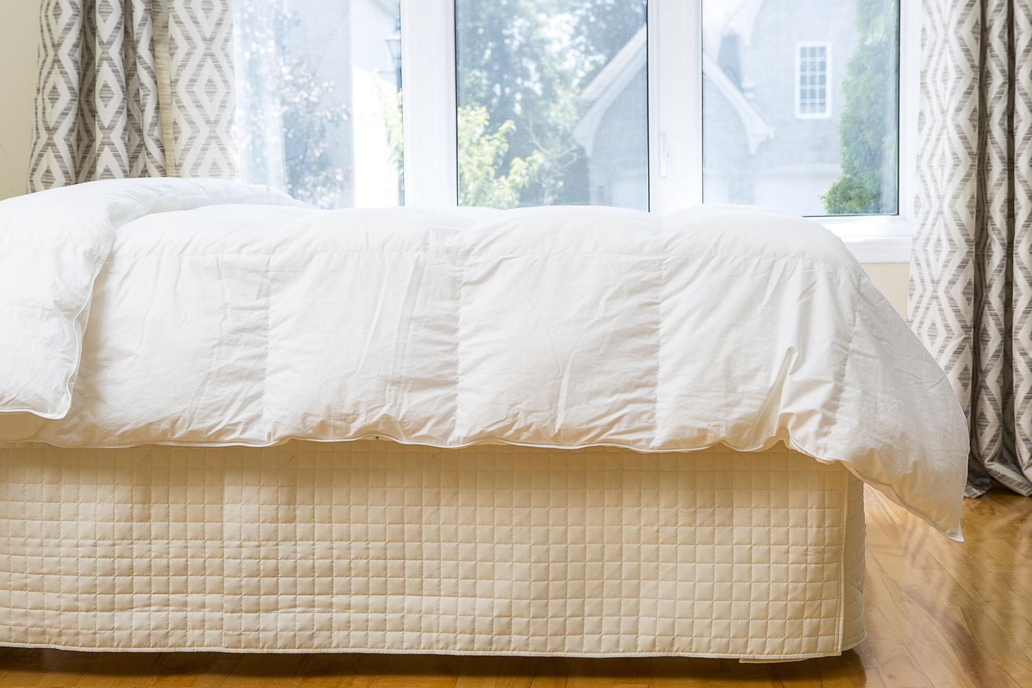 Gouchee Home Grid Quilted Bedskirt