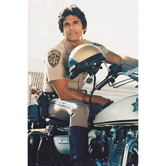 Erik Estrada Officer Francis Llewellyn 'Ponch' Poncherello Chips 24x36 Poster