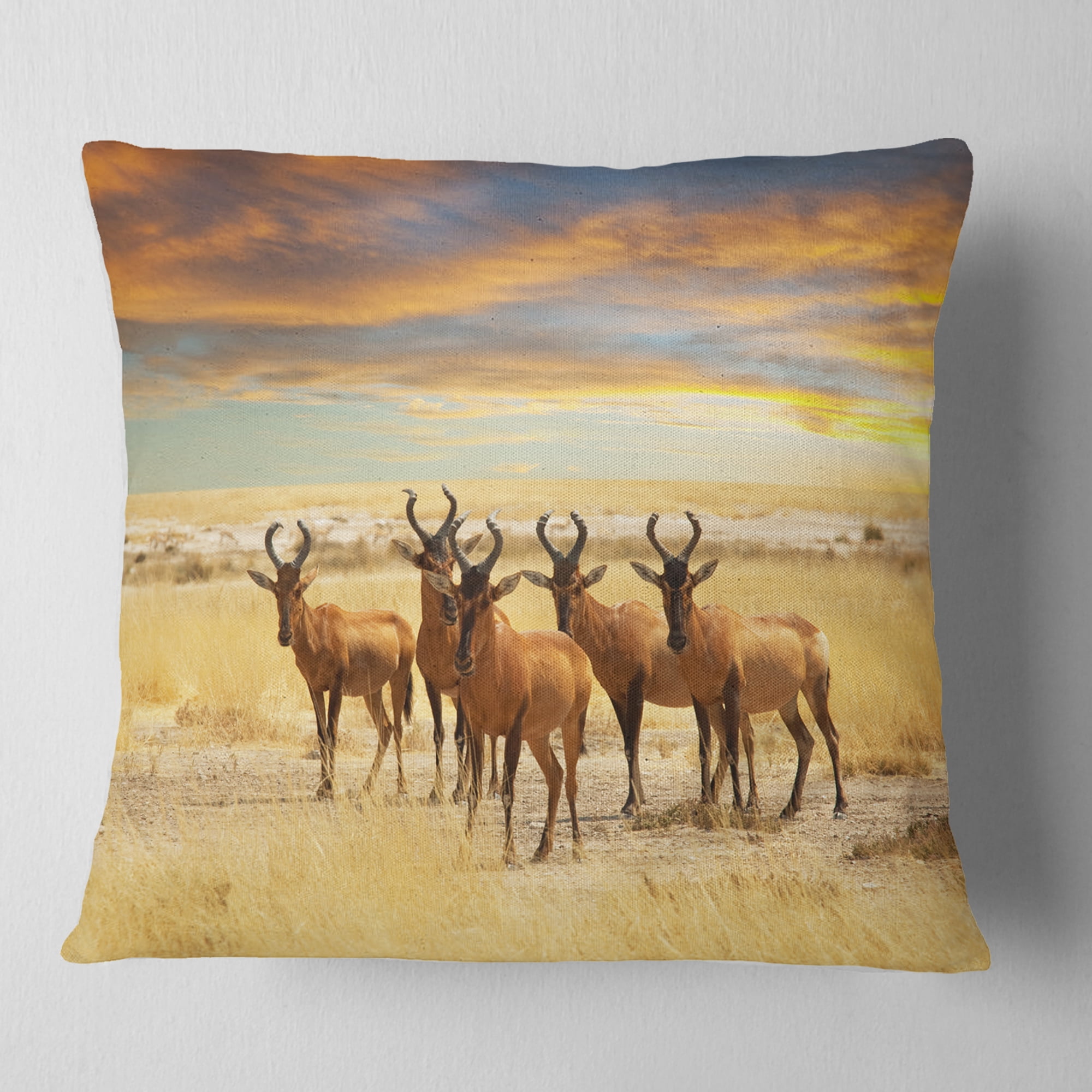 Designart 16" x 16" Animal Polyester Throw Pillow