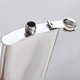 thumbnail image 1 of Petaca de licor de whisky de vodka de acero inoxidable portátil de 8 oz (plata) LingWen 9024715683526, 1 of 1