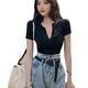 thumbnail image 1 of Camisa de mujer Blusa de manga corta con cuello en V profundo Top corto de punto sexy, Negro Methold AP001386-03B, 1 of 7