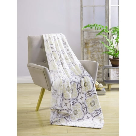 Decorative Throw Blanket Gray Sand White Decorative Throw Blanket: Soft Plush Velvet Fleece Vintage Quatrefoil Accent for Couch or Bed ()