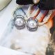thumbnail image 4 of par de pendientes de perlas de cristal para banquetes de cumpleaños, joyería para damas ------Código de producto 60780, 4 of 4