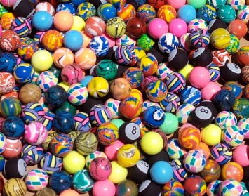 500 bouncy balls