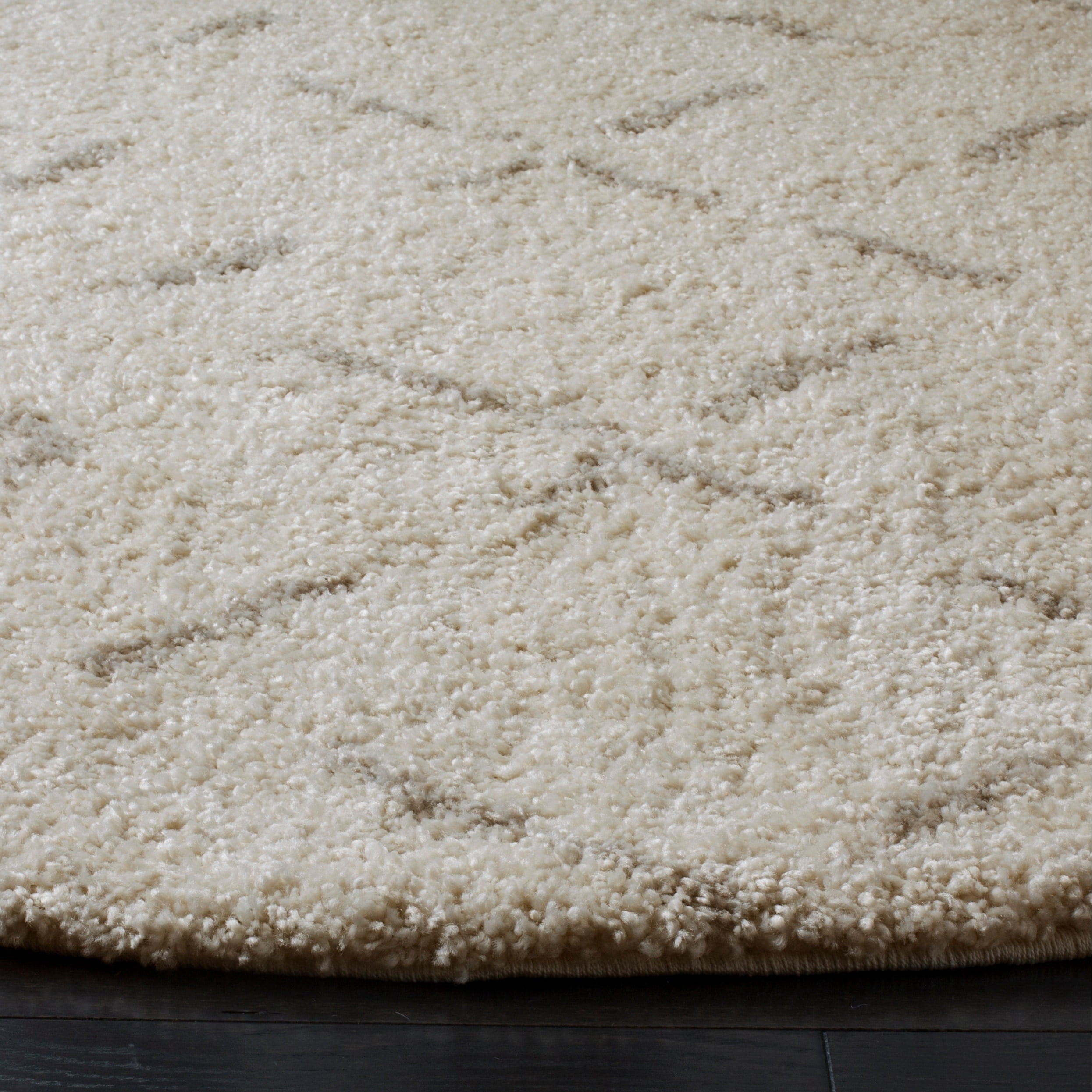 SAFAVIEH Arizona Zarif Geometric Shag Area Rug, Ivory/Beige, 5'1" x 5'1" Square