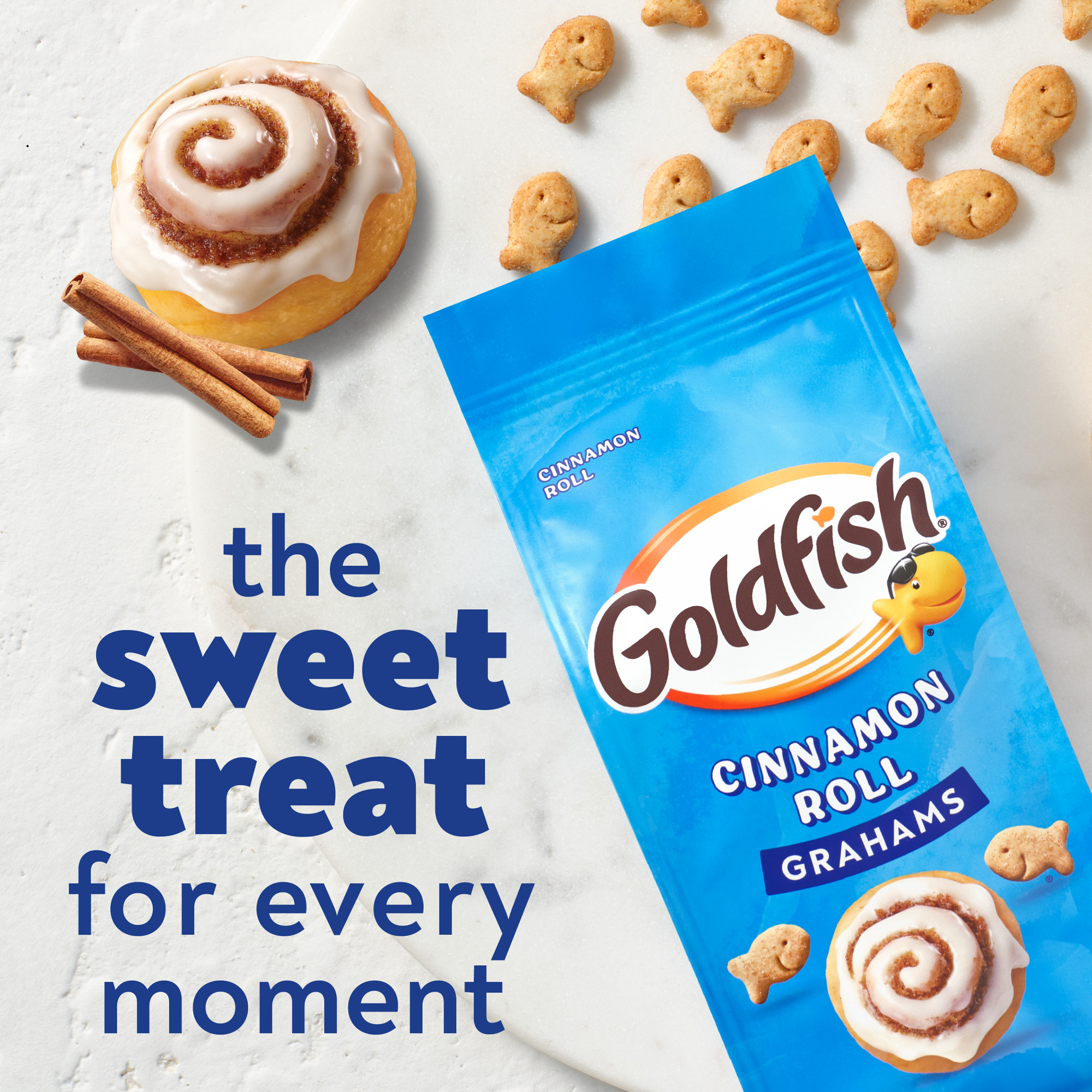 Goldfish Grahams Cinnamon Roll Baked Snack Crackers, 6.6 oz Bag