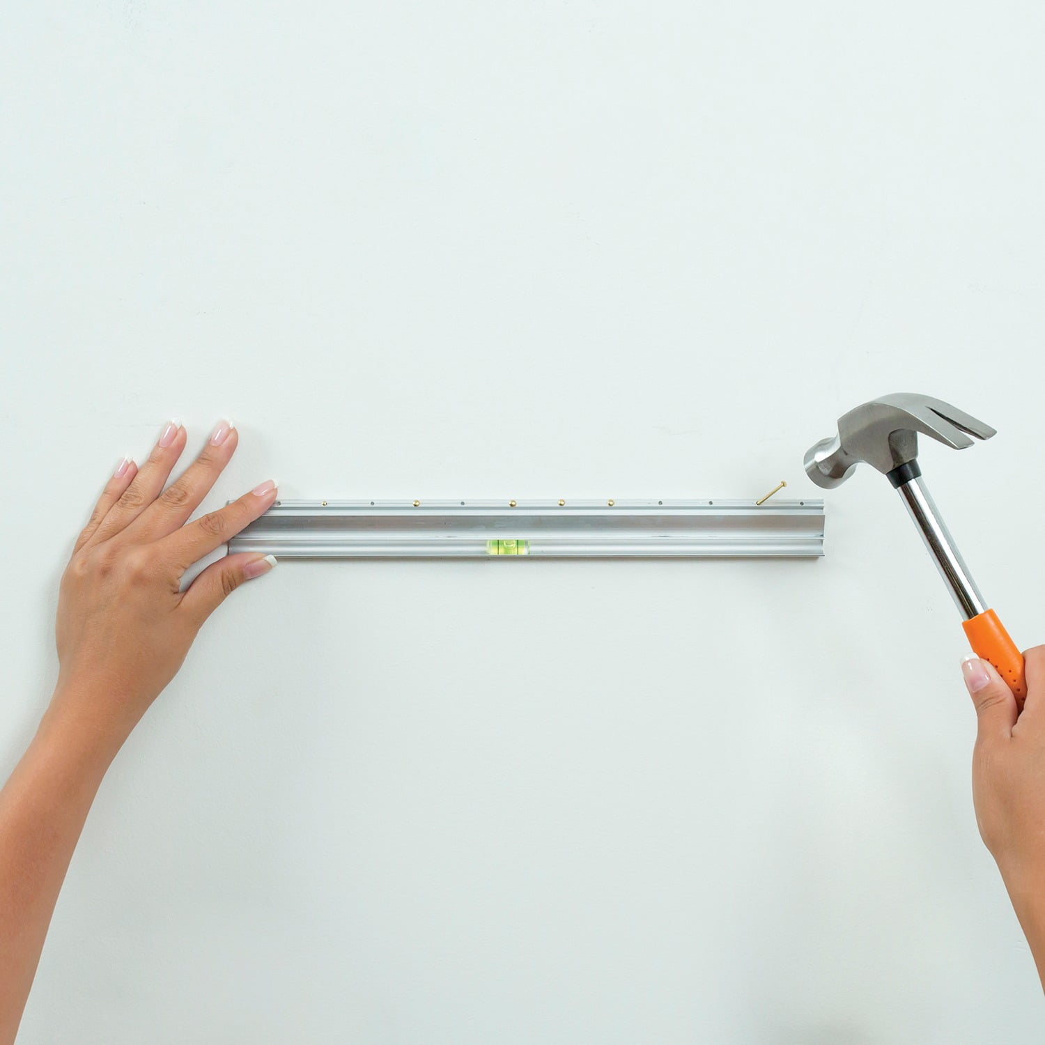 Hangman Apartment Hanger (18", 150lb)