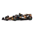 thumbnail image 4 of Sets de Vehículos de Juguete Mattel Hot Wheels Equipo KICK McLaren Formula 1 Paquete 2 Autos, 4 of 8