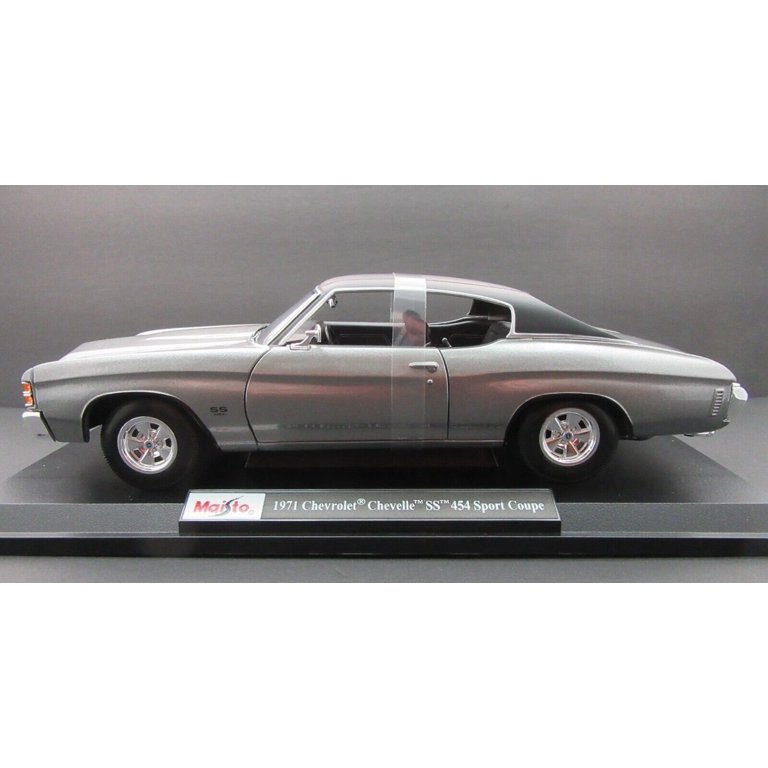 1971 Chevrolet Chevelle SS 454 Sport Coupe Silver 1:18 Die