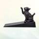thumbnail image 2 of Tope de puerta resistente al hierro, anticolisión, protector de dedos seguro, adorno para el hogar (gato de una mano), 2 of 5
