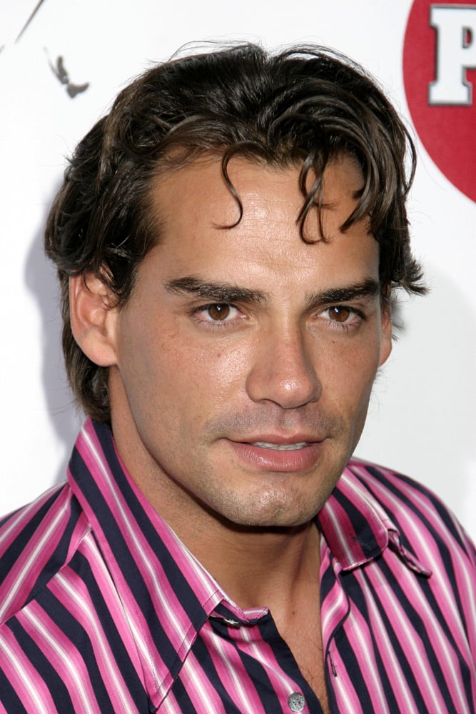 Cristian De La Fuente At Arrivals For People En Espanols 50 Most Beautiful Party Capitale New York Ny Wednesday May 18 2005 Photo By Rob Richeverett Collection Celebrity Walmart Com Walmart Com