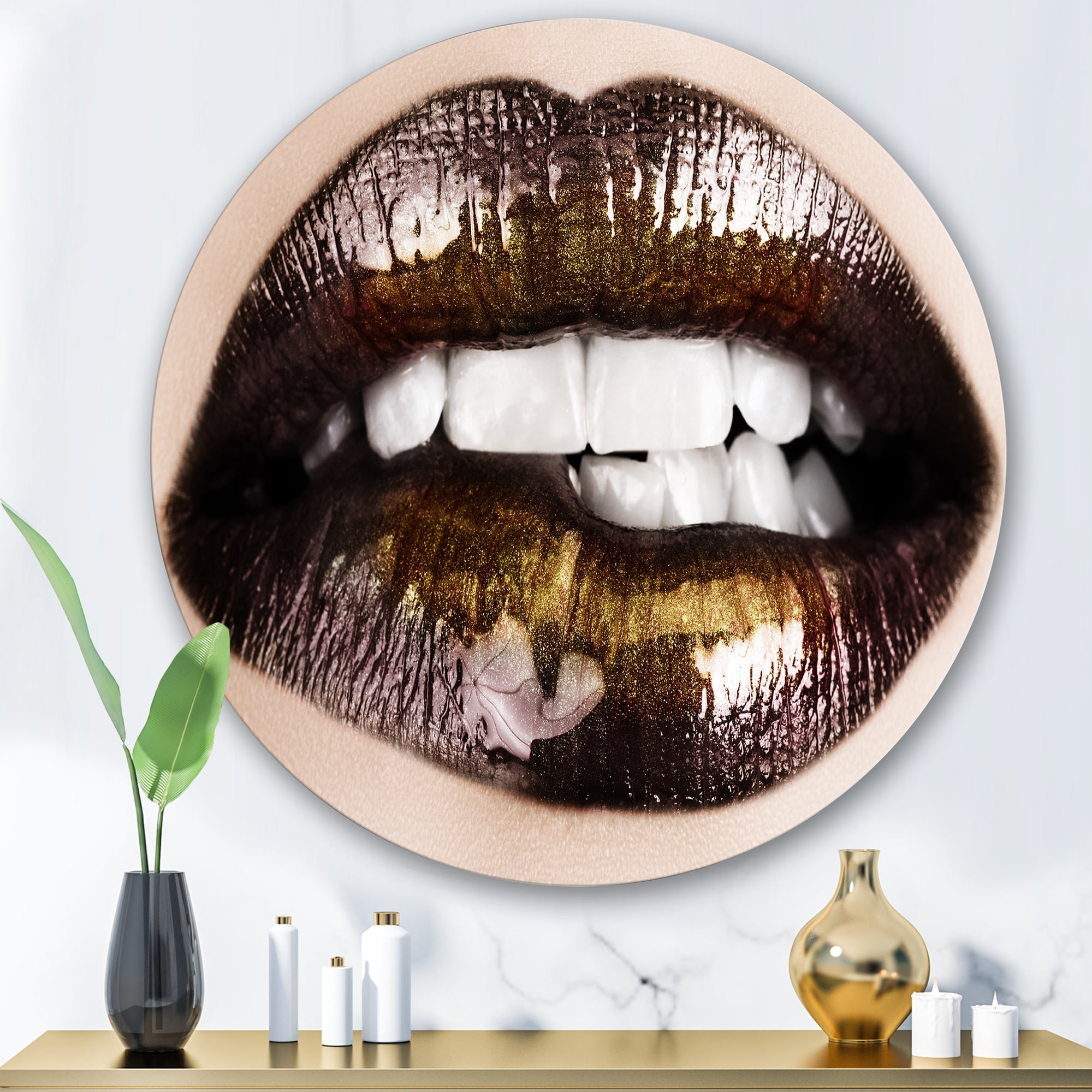 Designart 'Gold Black Lips Biting' Modern Circle Metal Wall Art 36x36 - Disc of 36