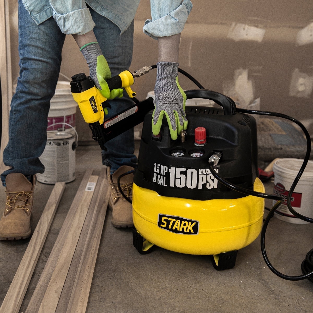 Stark USA 18 Gauge Brad Nailer & 6 Gallon Oil-Free Pancake Air Compressor Combo Kit