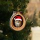 thumbnail image 4 of Adornos Navideños de Animales, Colgantes Planos de Acrílico Impresos En 2D | Adornos para Árbol de Navidad con Búho y Mapache | Adornos Colgantes Duraderos con Cuerda | Decoración Navideña para Árbol, 4 of 5