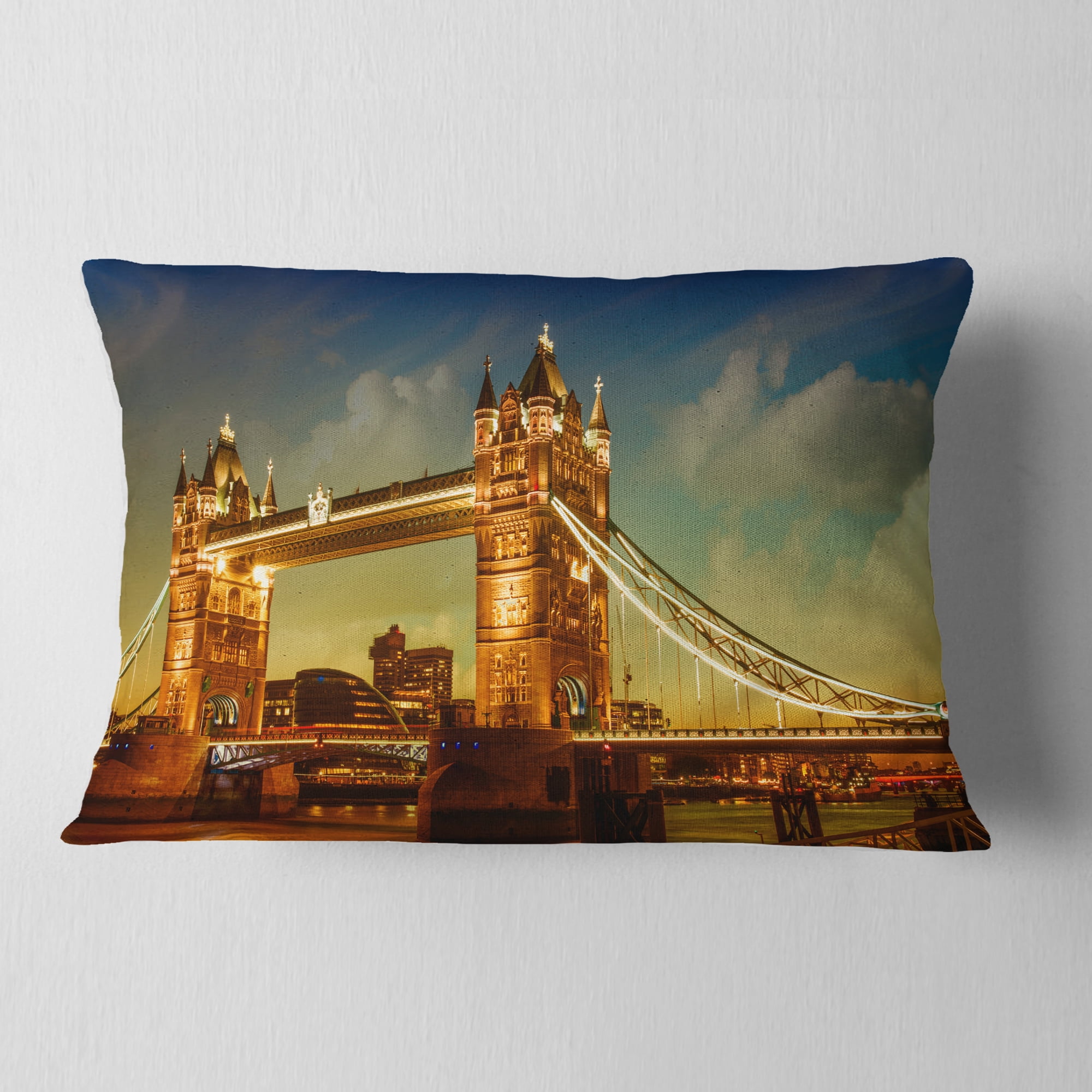 Designart Majesty of Tower Bridge - Cityscape Photography Throw Pillow - 12x20
