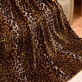 thumbnail image 3 of Manta de franela Vessia con estampado de leopardo, 290 g/m², 3 of 7