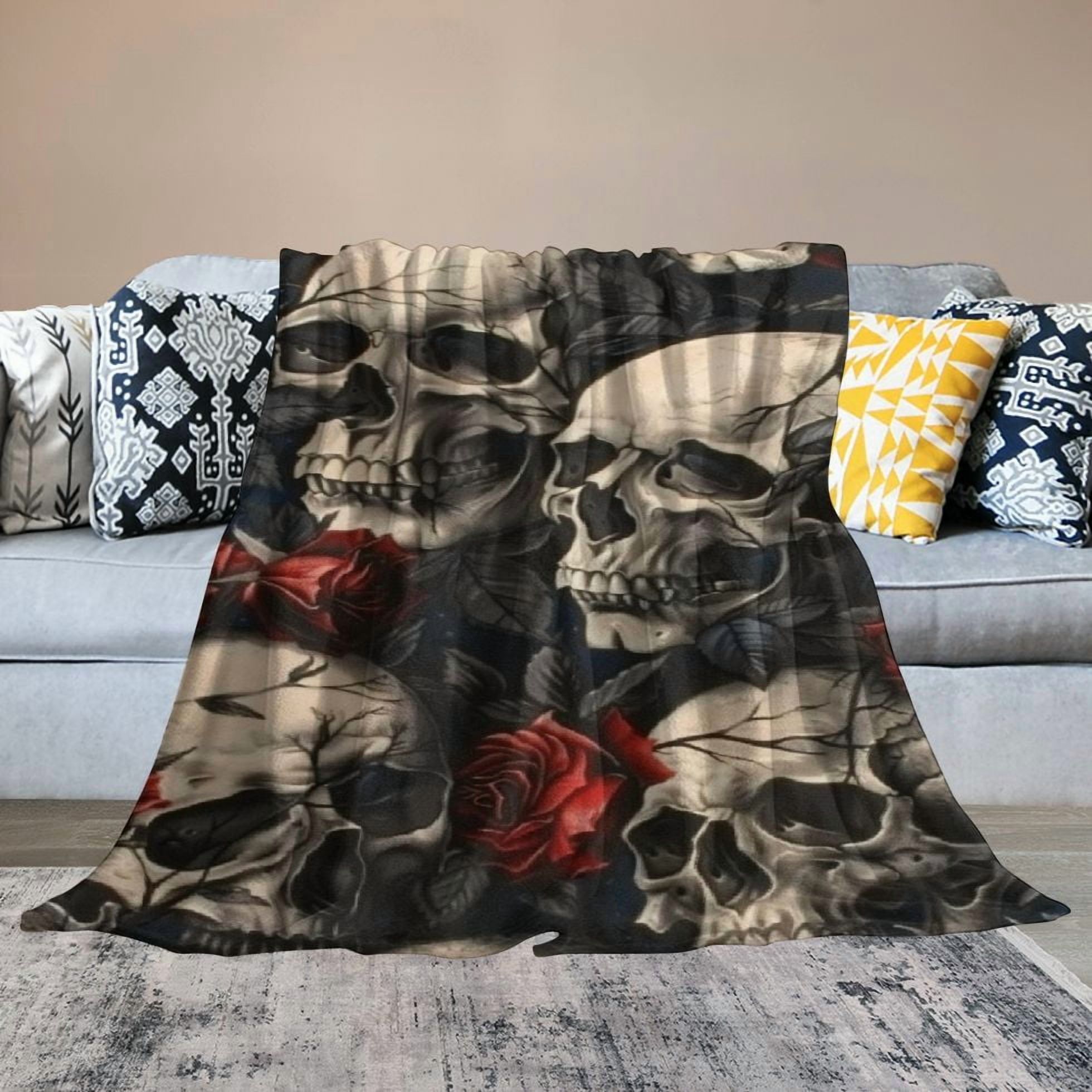 Shiartex  Horror Skull Blanket Gifts for Kids Adults Soft Warm Lightweight Cozy Red Rose White and Black Skulls Throw Blankets for Bed Living Room Sofa Couch Birthday Goth Decor White