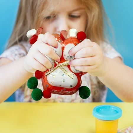 Festive Christmas Balloon Bouquet Decoration Set with Star Accents Perfect for Holiday Parties and Celebrations Red