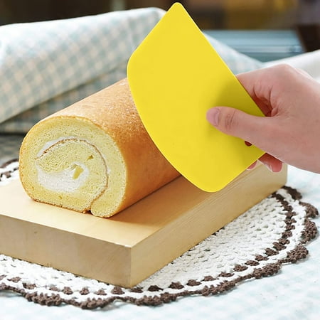 

Txmfgh Plastic Scraper for Cake Cream and Flour Dough Kitchen Tool with Ergonomic Semi-circular D-shape Easy to Clean and Use