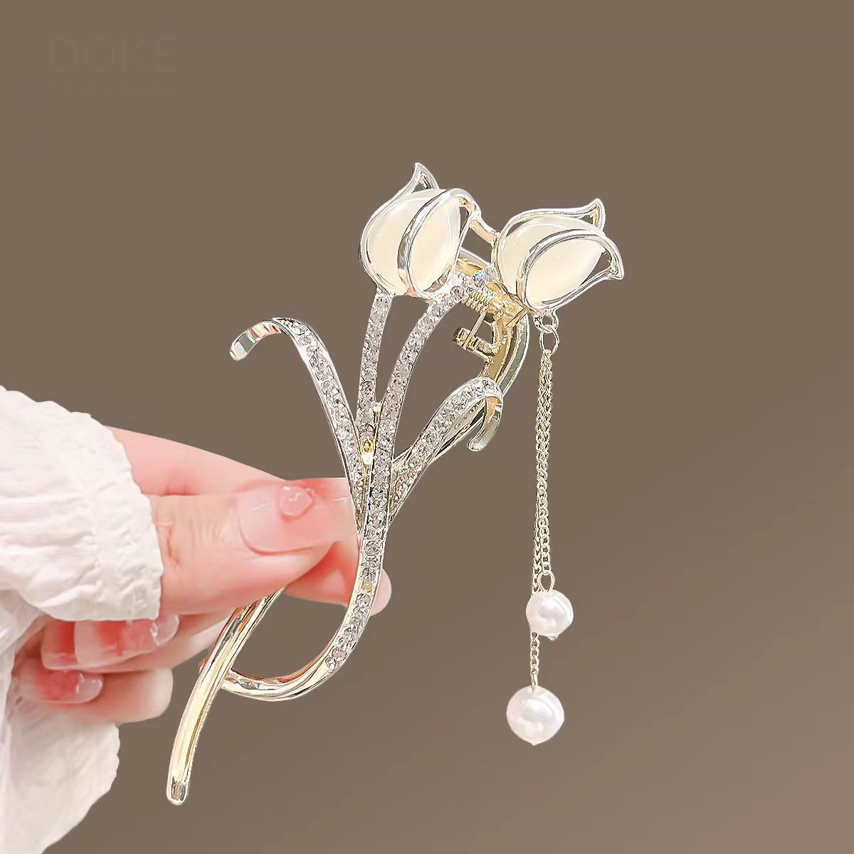 EKE Women’s Hair Clip Vintage Retro Back-Wear Elegant Hair Accessory with Fashion Texture