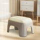 thumbnail image 5 of Muebles de oficina para el hogar Taburete pequeño de plástico para el hogar Taburete de baño para sala de estar Taburete pequeño grueso y bajo Taburetes pequeños apilables de cuero sintético cuadrado, 5 of 6