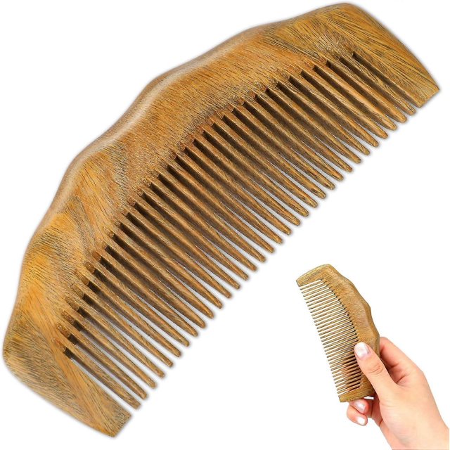 Wooden Comb for Women, Handmade Natural Green Sandalwood Fine Tooth Comb Anti-Static Dandruff Comb Portable Detangling Comb