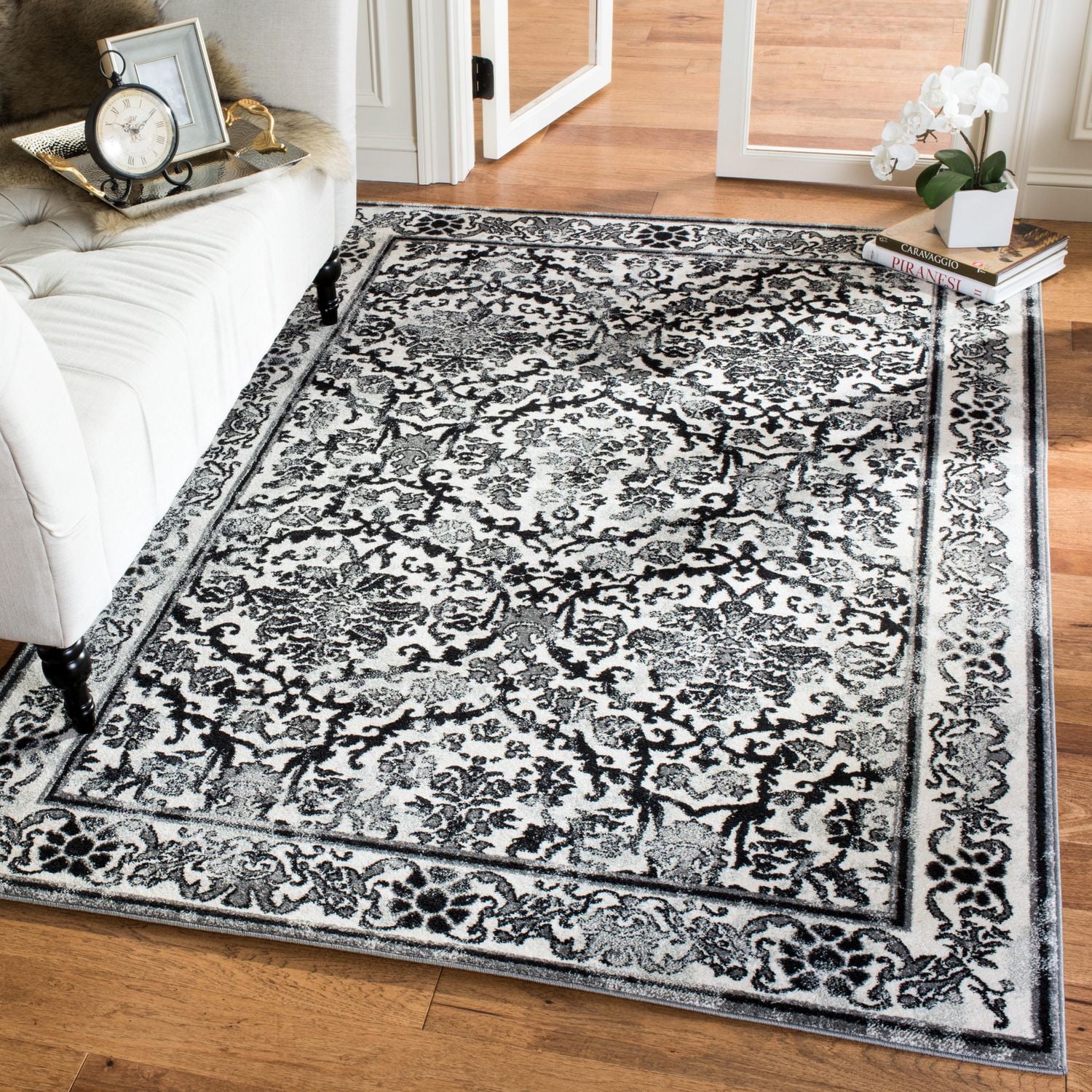 Safavieh Evoke Lorna Traditional Area Rug
