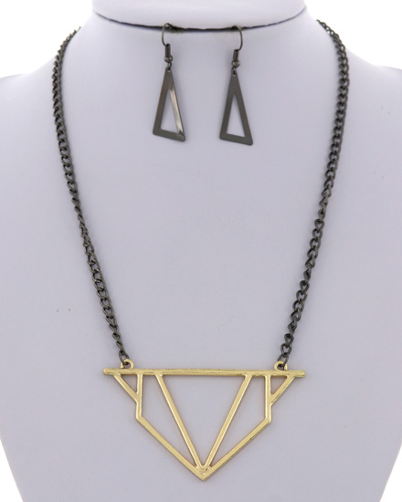 Gold and Black Chain Necklace /& Earring Set