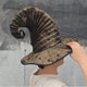 thumbnail image 4 of Decoraciones de Halloween, adornos de Halloween, regalos de Halloween 2024. Nuevo estilo de sombrero harapiento ardiente de Halloween. Sombrero de bruja de Halloween. Sombrero de bruja antiguo., 4 of 6