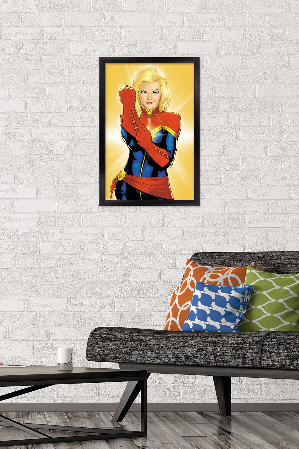 Marvel Cinematic Universe - Captain Marvel - Glove Wall Poster, 14.725" x 22.375", Framed
