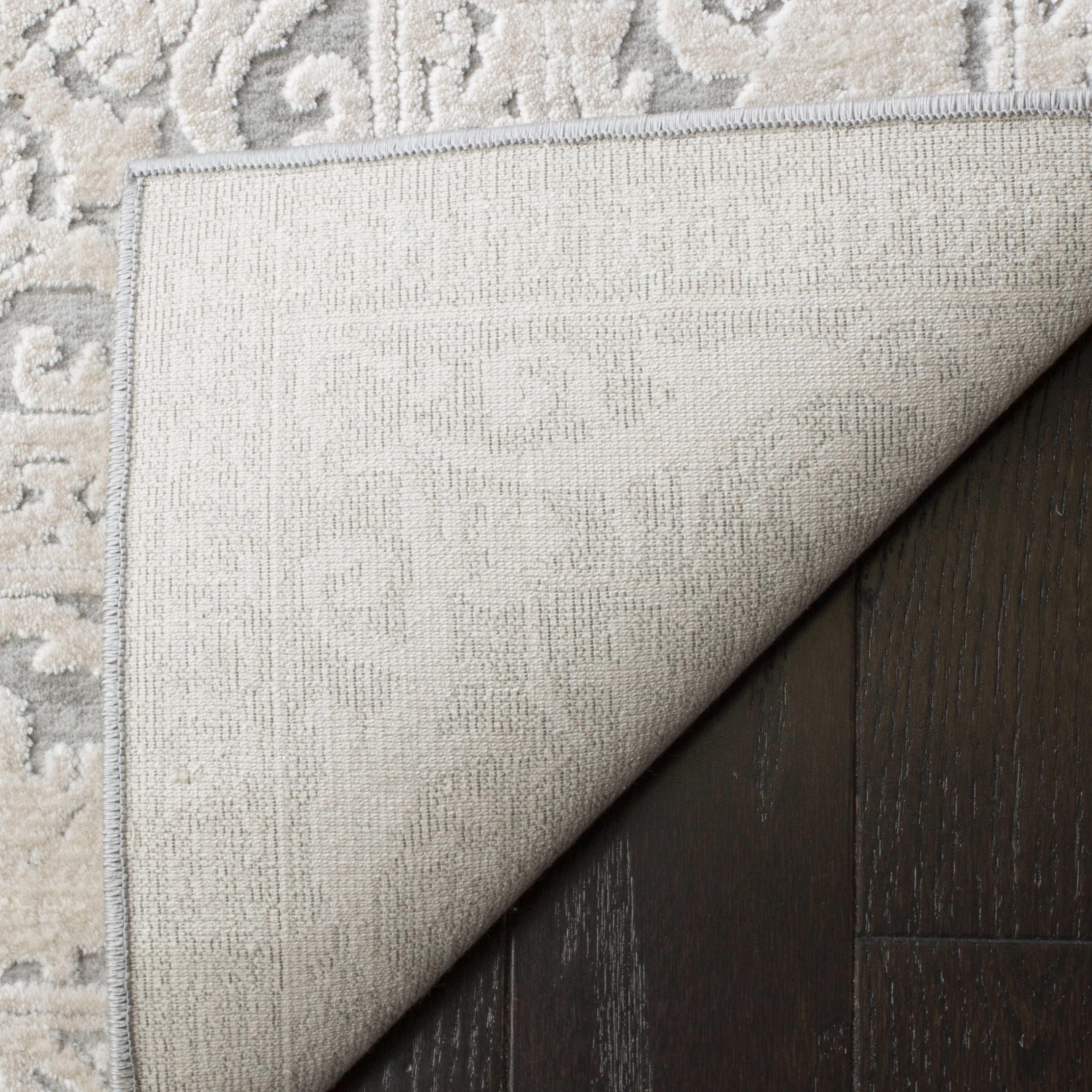 SAFAVIEH Reflection Sophia Traditional Area Rug, Light Grey/Cream, 2'3" x 4'