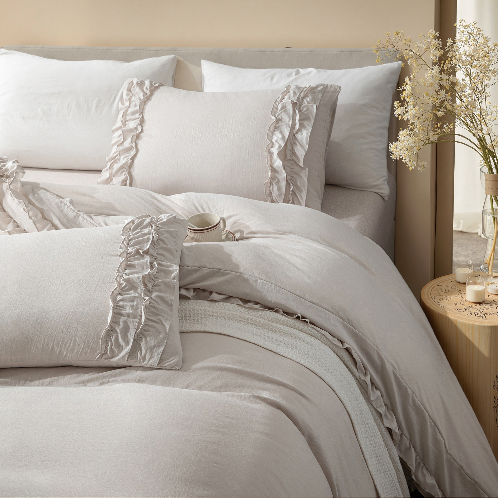 Boho Ruffled Comforter Set Super Soft Cozy Bedding Set with Pillowcases Elegant Chic Bedroom Decor Rustic Farmhouse Quilt Comforter 3 Pcs Set