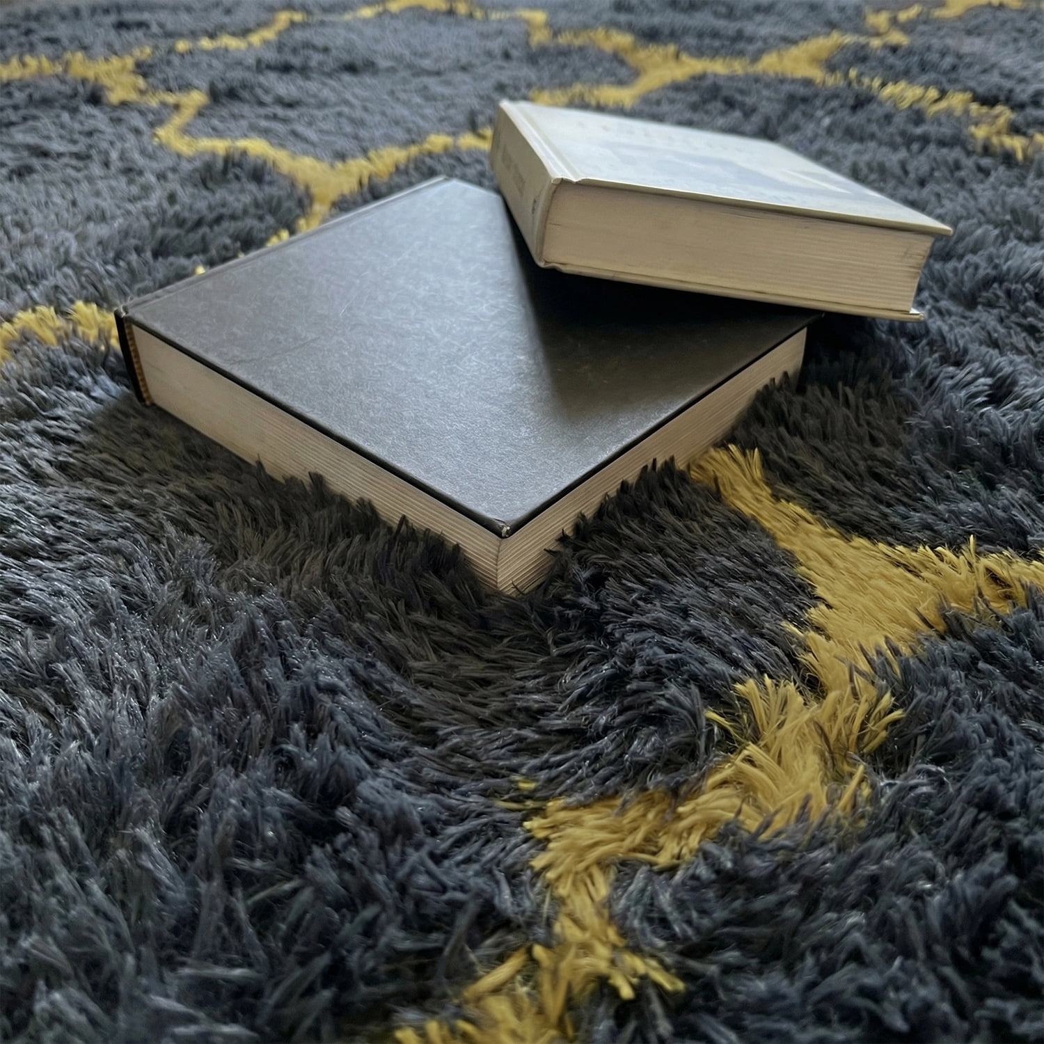 Pentantan Shag Area Rug, 8ft x 10ft Geometric Soft Fluffy Rugs for Living Room Bedroom Indoor Carpet, Black & Gold