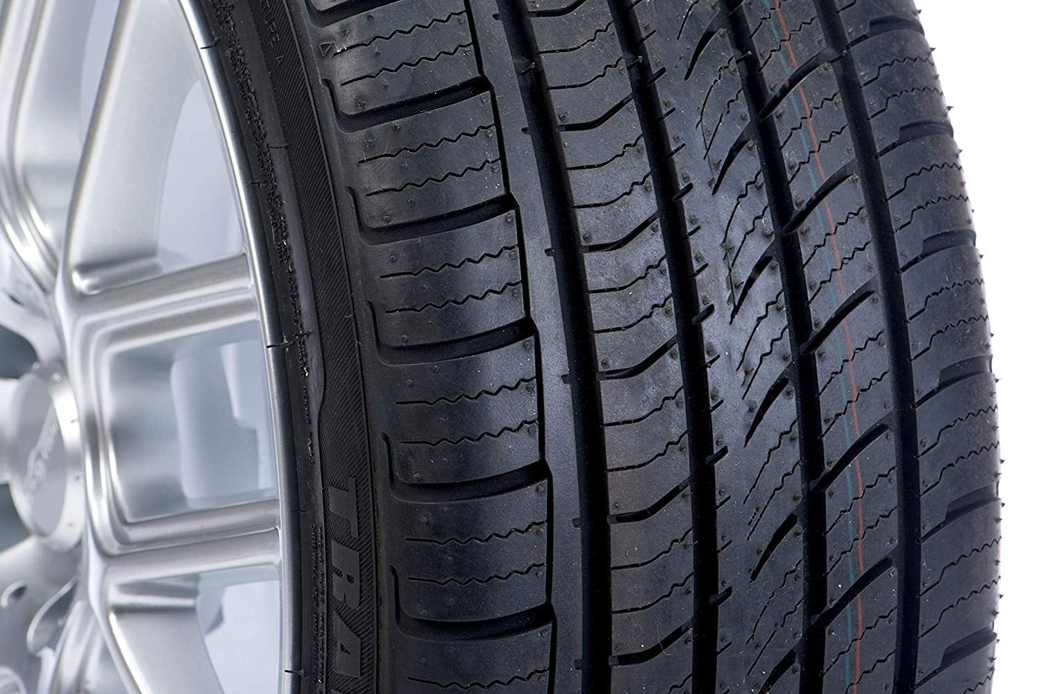 Travelstar UN33 All Season P235/50R18 97W Passenger Tire